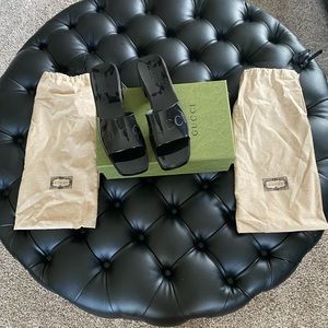 Black Gucci Women's rubber slide sandal size 40